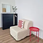 Klidný V Rodinném Domě V Blízkosti Centra *