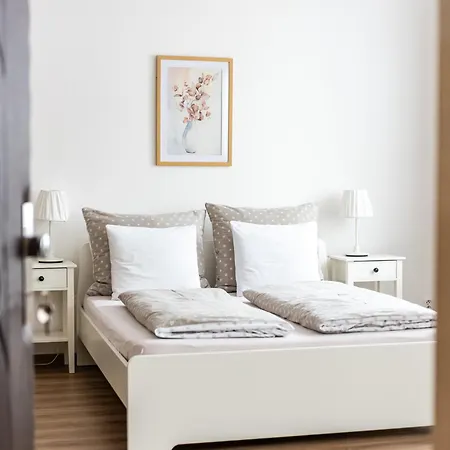 Apartament Klidny V Rodinnem Dome V Blizkosti Centra